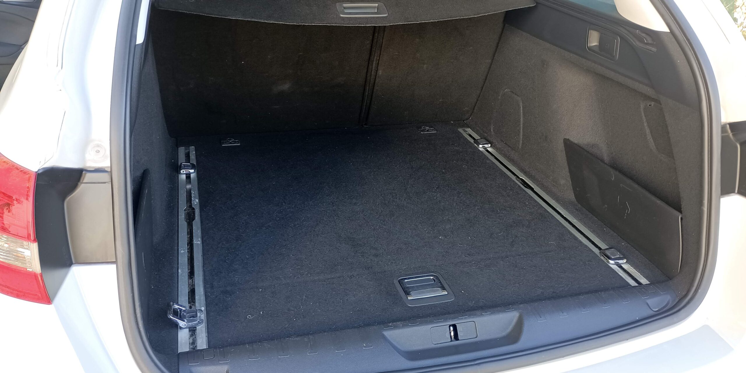 
								Peugeot 308 SW Usada com garantia – Gasolina – Ótimo Estado – Faro cheio									