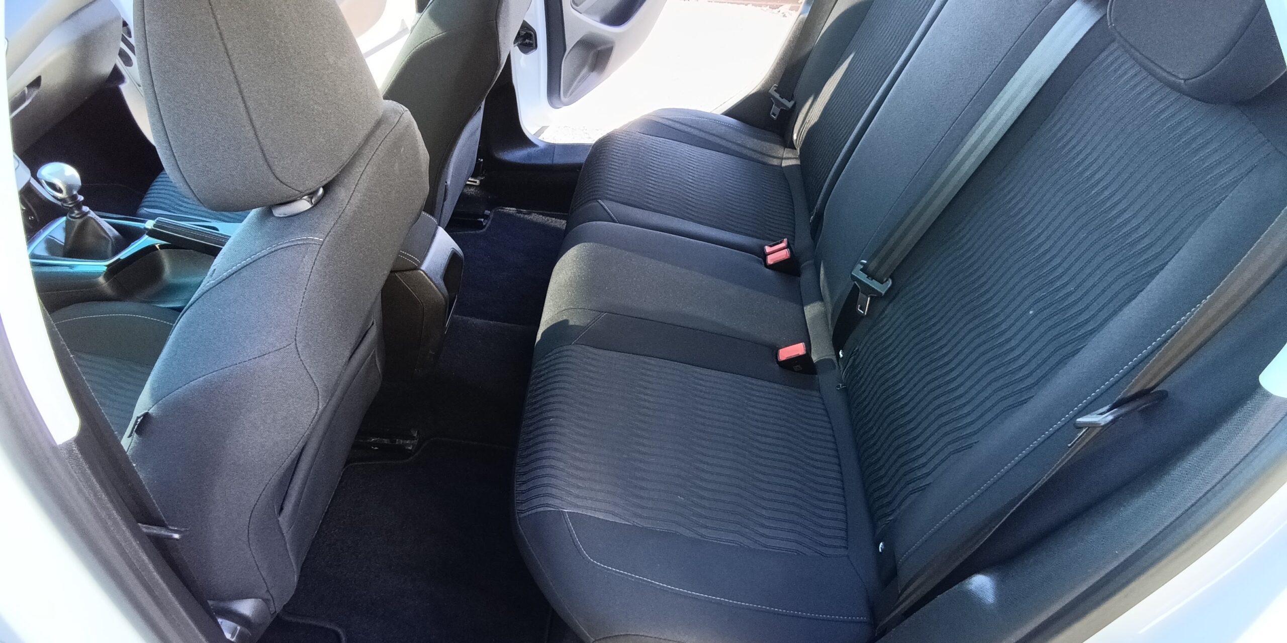 
								Peugeot 308 SW Usada com garantia – Gasolina – Ótimo Estado – Faro cheio									