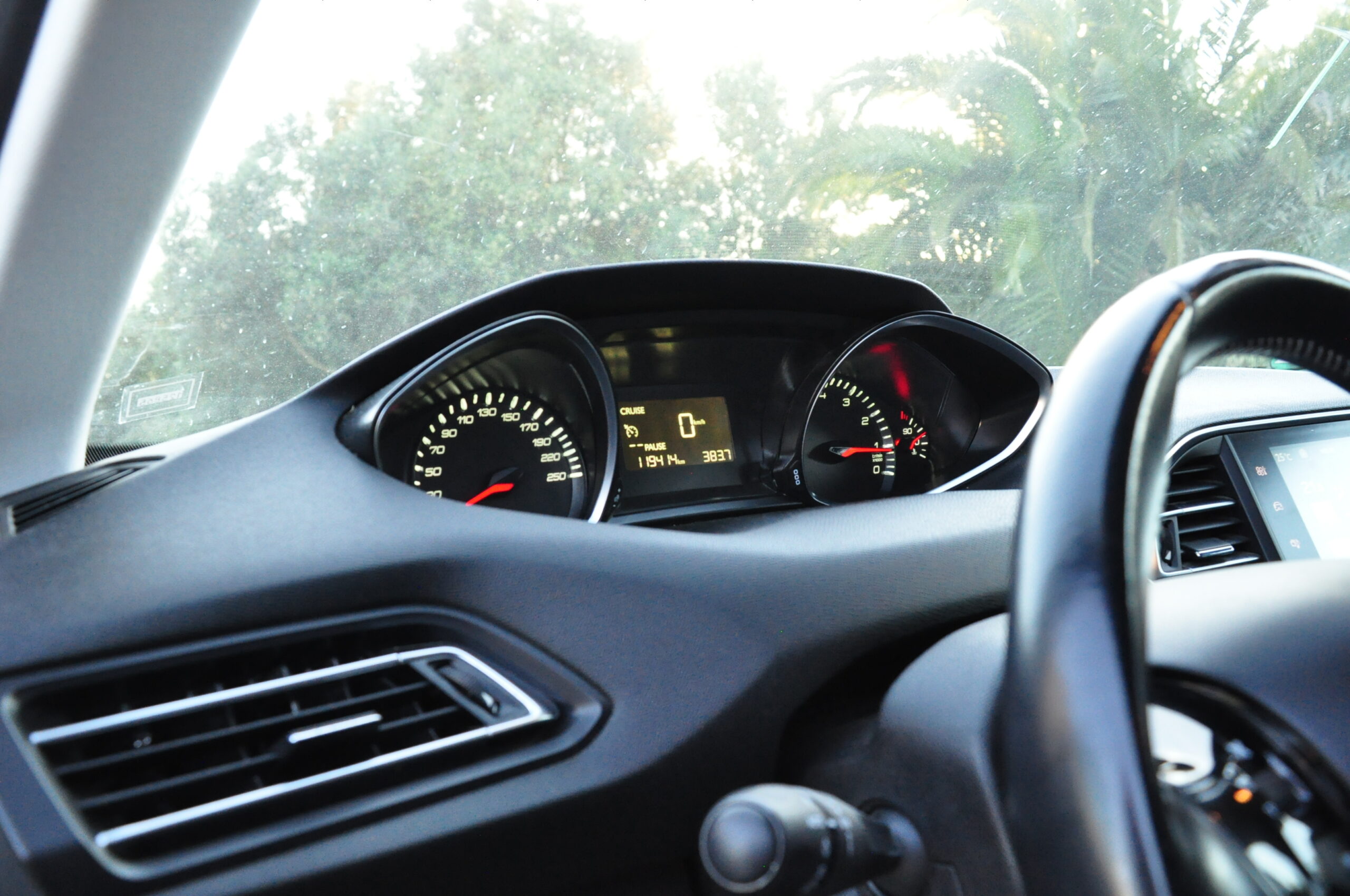
								Peugeot 308 SW Usada com garantia – Gasolina – Ótimo Estado – Faro cheio									