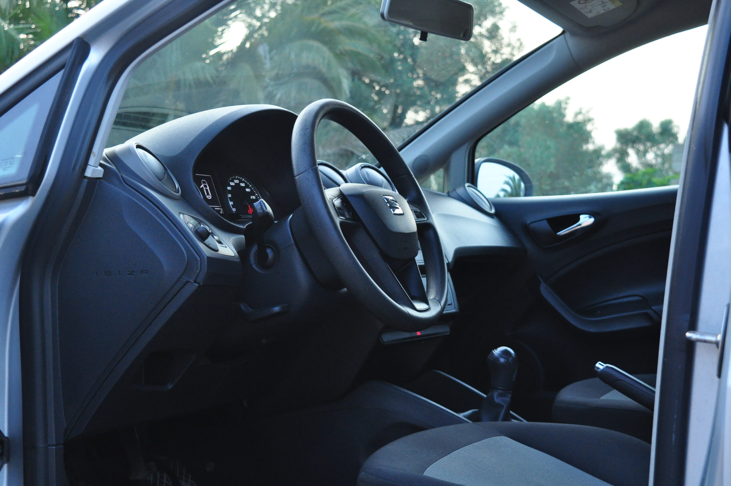 
								SEAT Ibiza 1.0 Gasolina 2016 Usado com garantia Faro Algarve cheio									