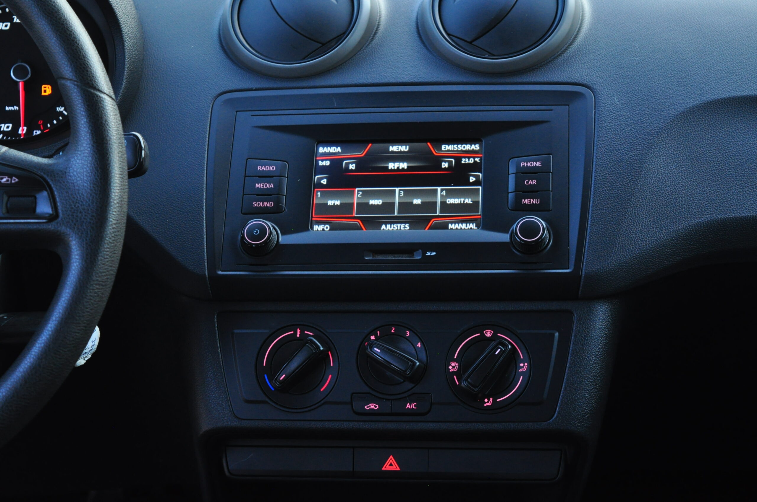 
								SEAT Ibiza 1.0 Gasolina 2016 Usado com garantia Faro Algarve cheio									