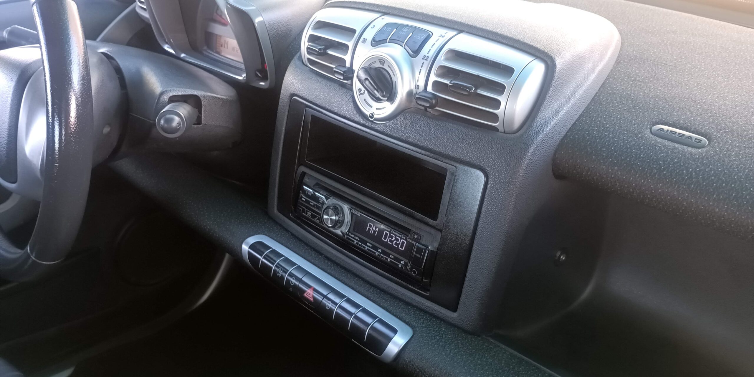 
								SMART FORTWO COUPÉ 1.0 Usado com Garantia cheio									