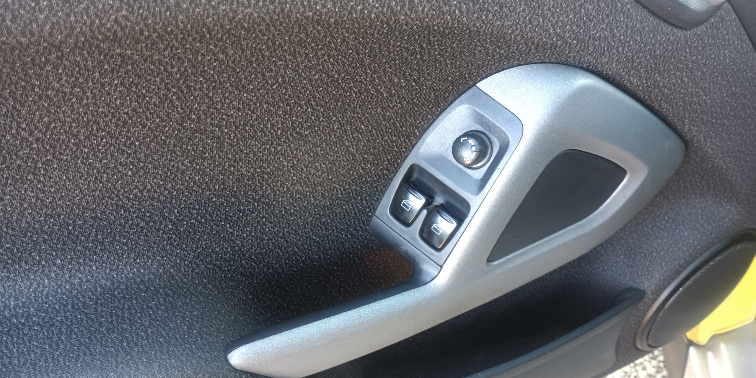 
								SMART FORTWO COUPÉ 1.0 Usado com Garantia cheio									
