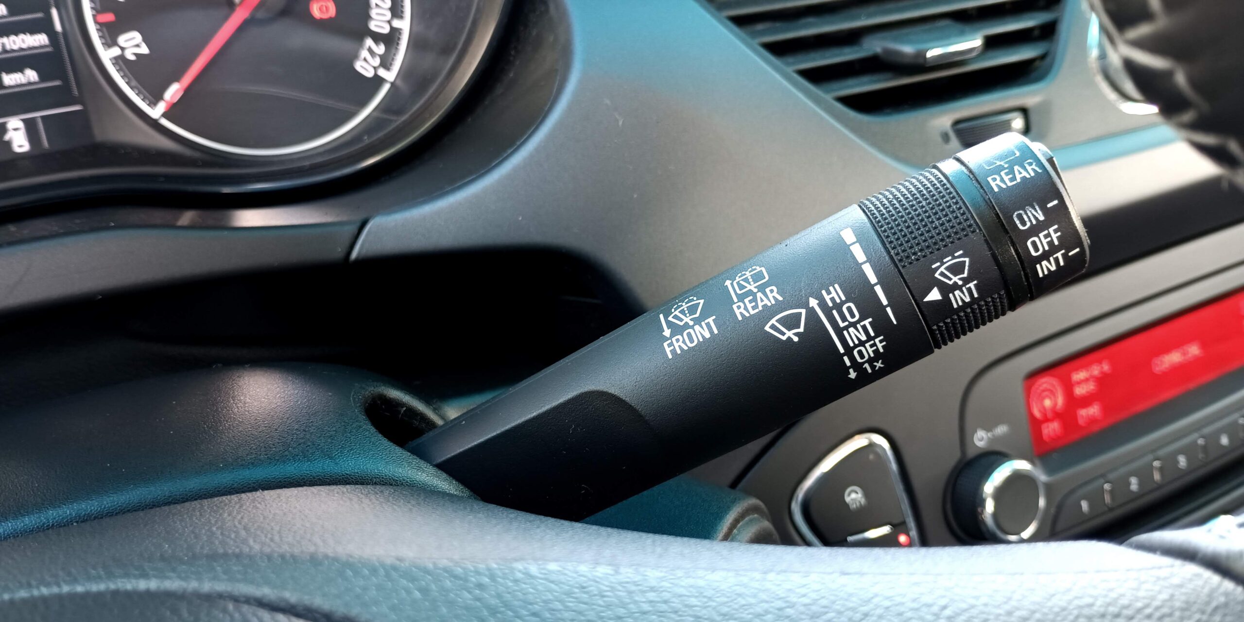 
								Opel Corsa Gasóleo 2018 com IVA dedutível – Faro Algarve cheio									