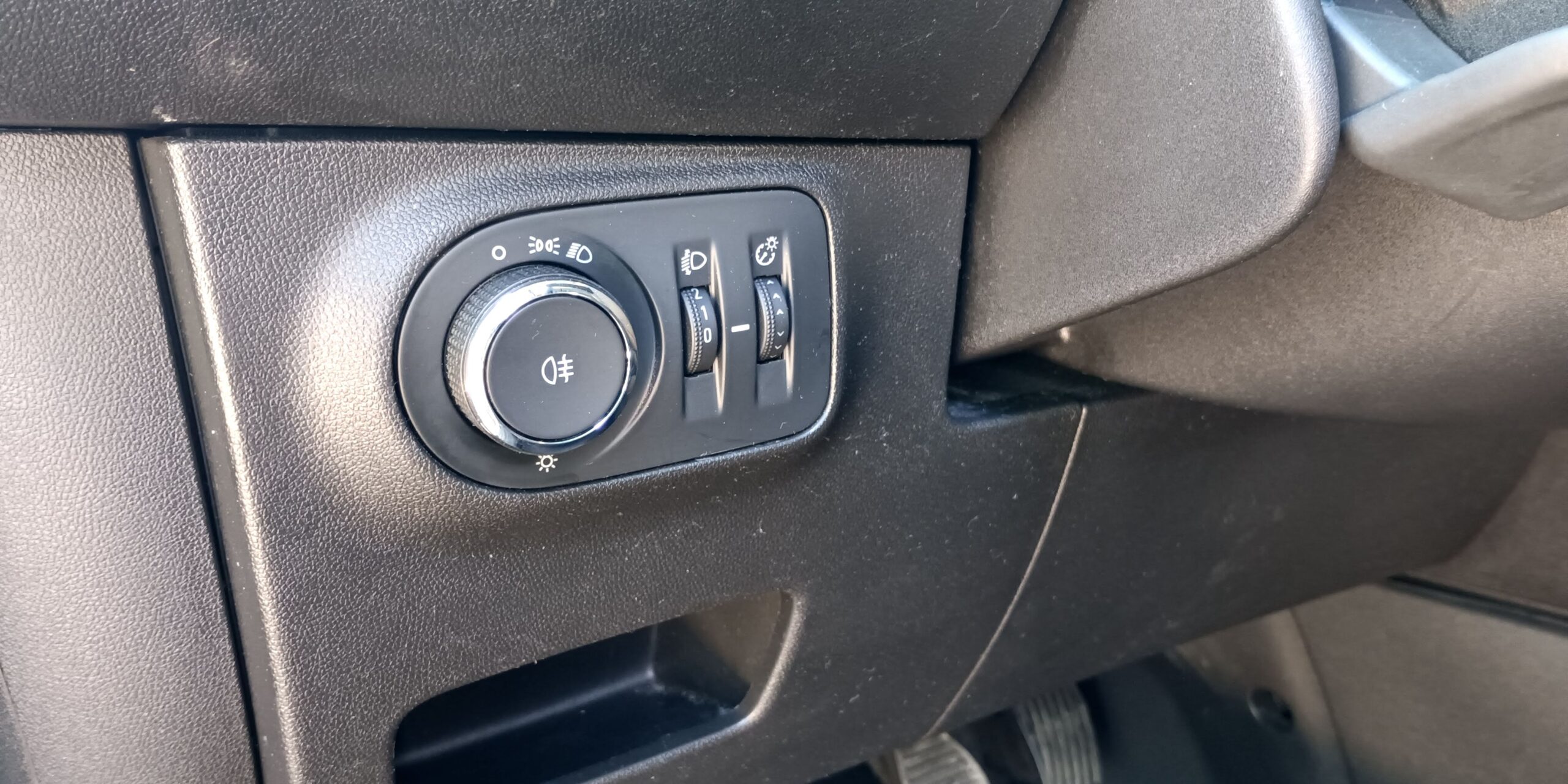 
								Opel Corsa Gasóleo 2018 com IVA dedutível – Faro Algarve cheio									