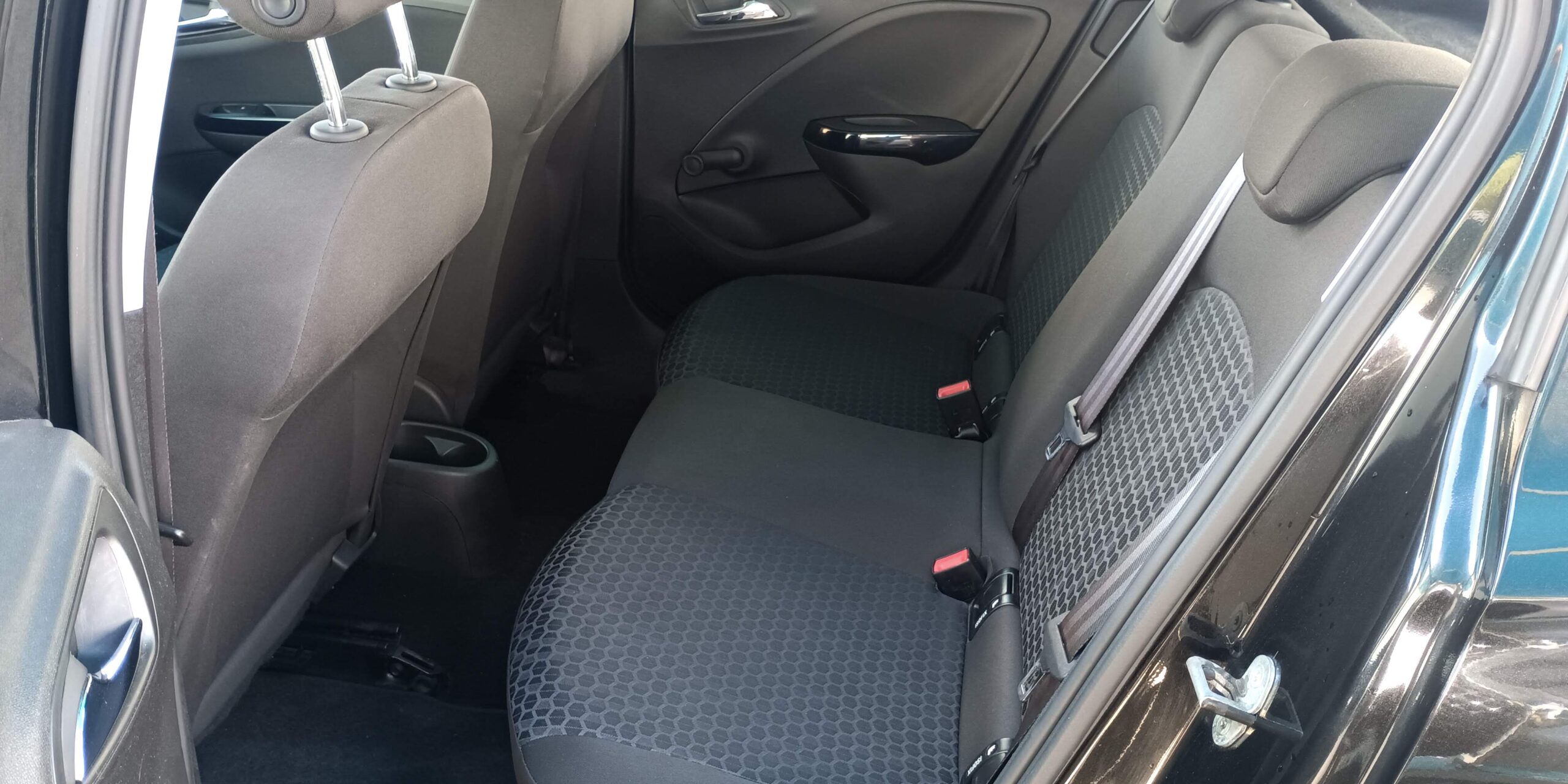 
								Opel Corsa Gasóleo 2018 com IVA dedutível – Faro Algarve cheio									