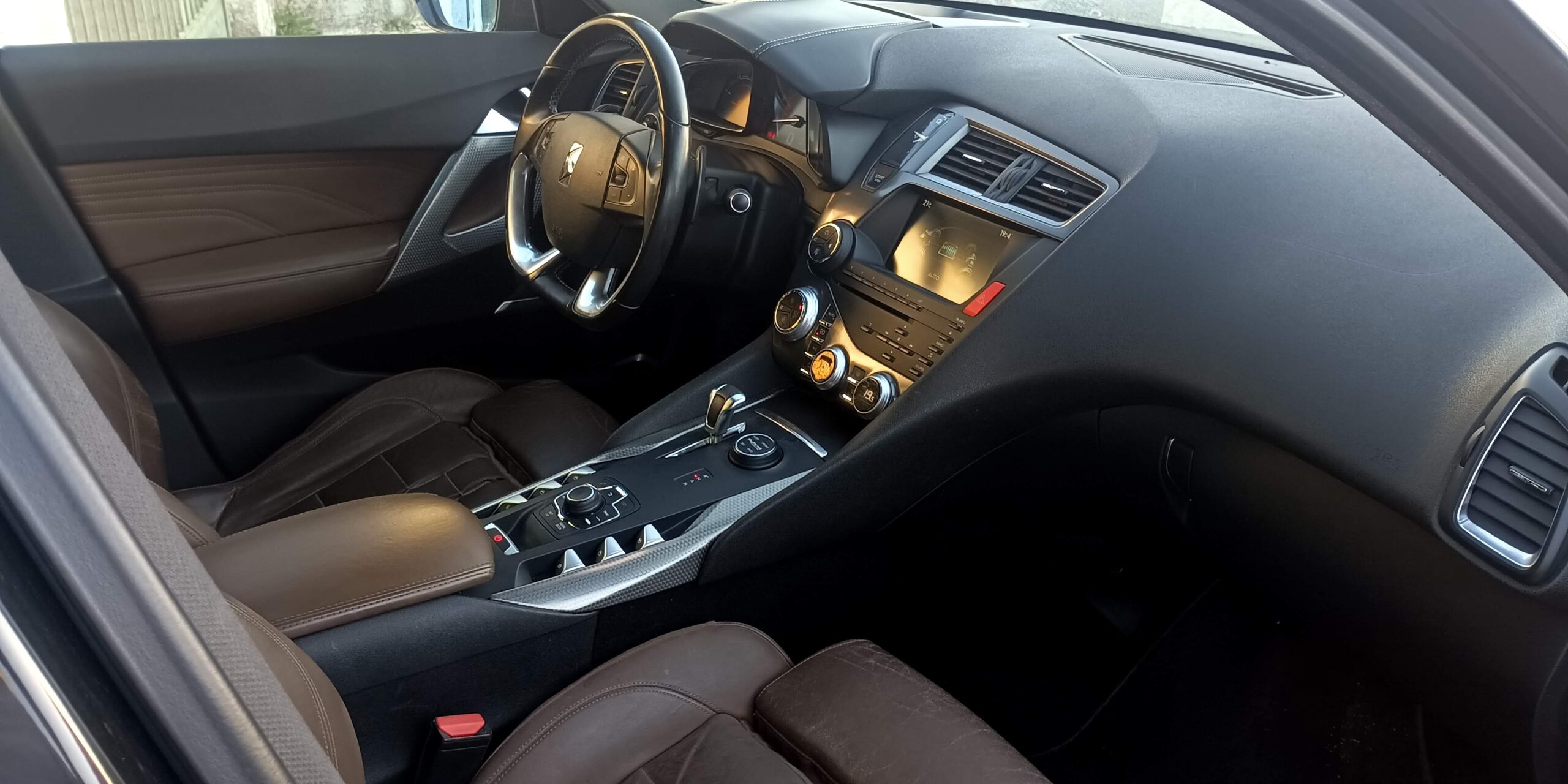 
								CITROËN DS5 2013 2.0 HDI HYBRID 4 4X4 Usado Faro cheio									