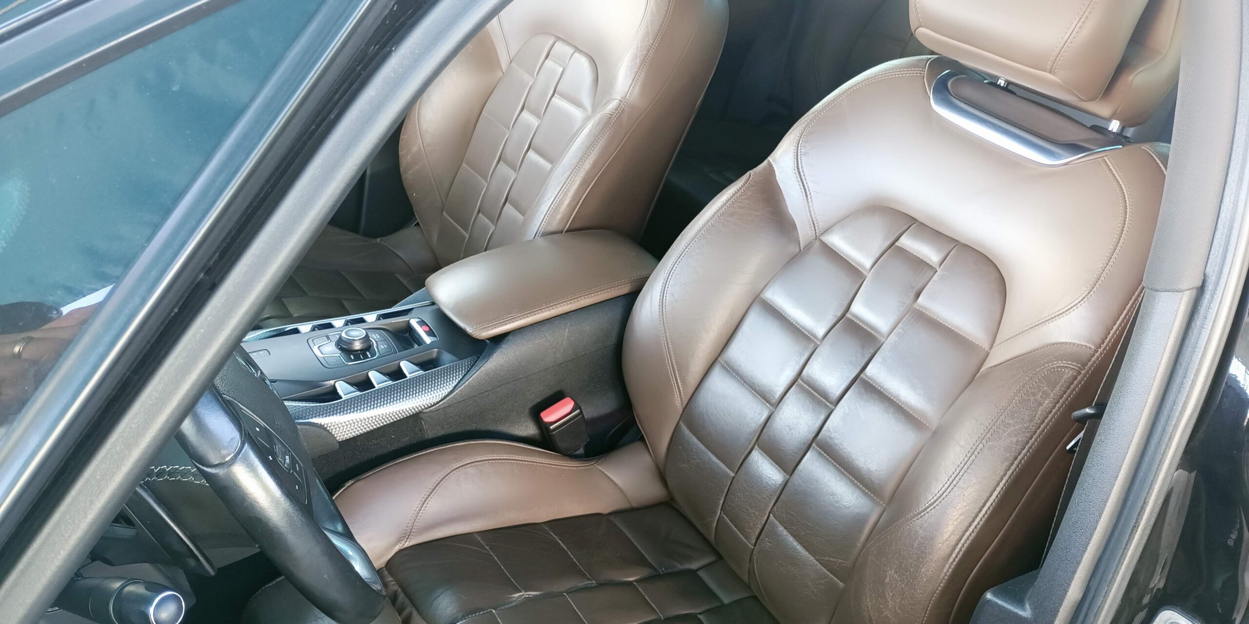
								CITROËN DS5 2013 2.0 HDI HYBRID 4 4X4 Usado Faro cheio									